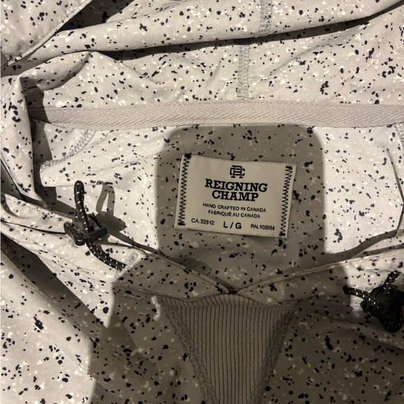 Reigning champ pull over athletic wear - Picture 4 of 4